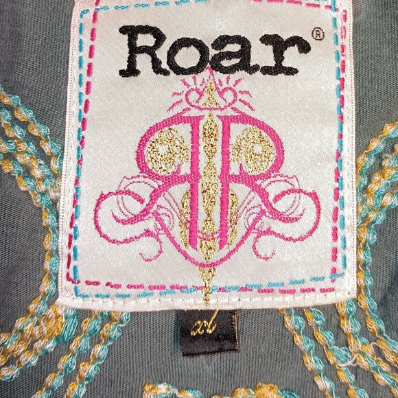 ROAR T-shirt with embroidery and rhinestone sequins - Picture 3 of 5